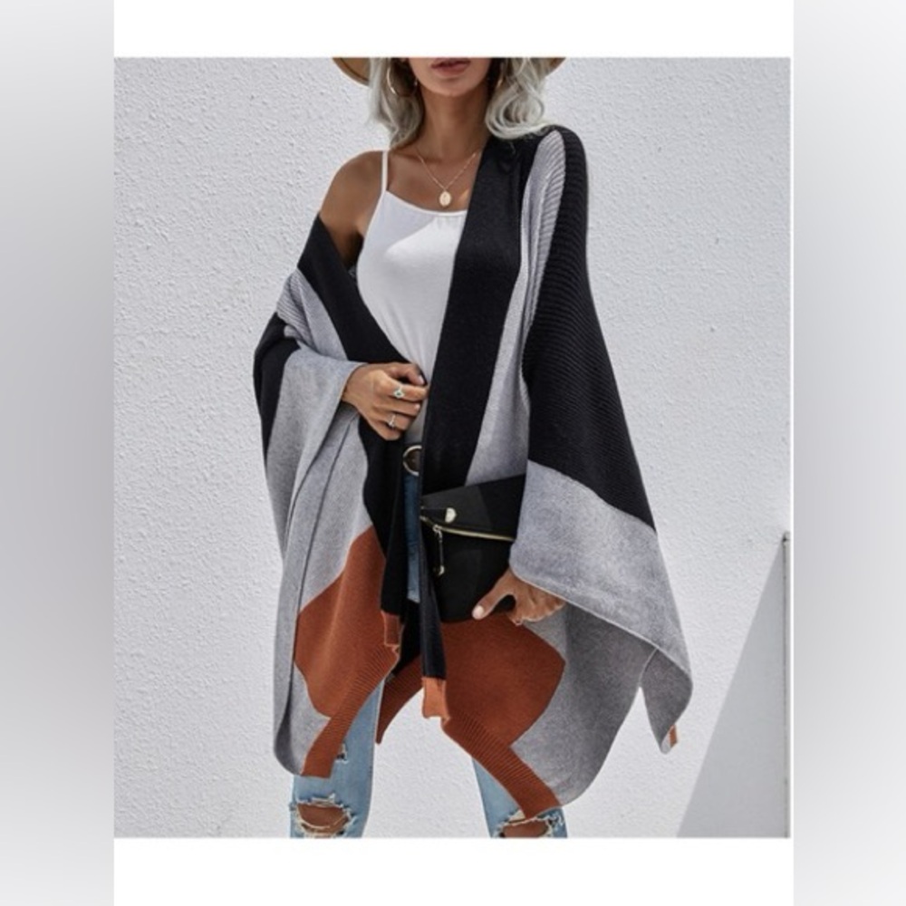 GOODNIGHT MACAROON “Kayla” Colorblock Shawl, Size L